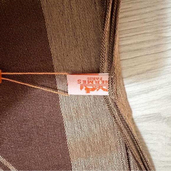 Scarf Hermes ,new with tag ‼️ - Picture 4 of 6